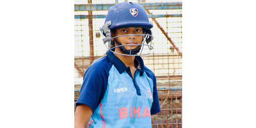 नन्ही कप्तान का बड़ा कमाल : अक्षरा के बल्ले से फिर बरसे रन, बनीं मैच की हीरो